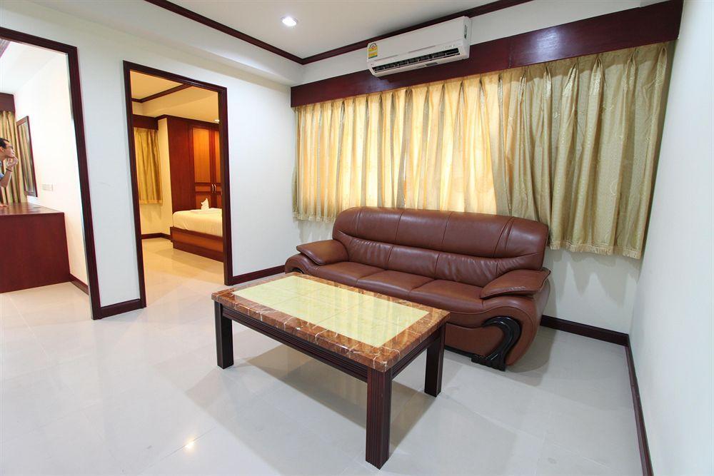 미로프트 사톤 호텔  방콕 외부 사진 A living room in a condominium